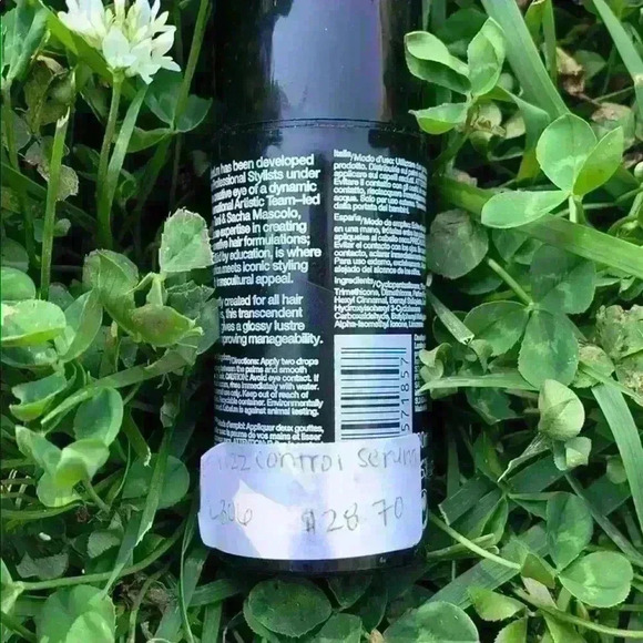 Boutique Frizz Control Serum - Picture 2 of 5